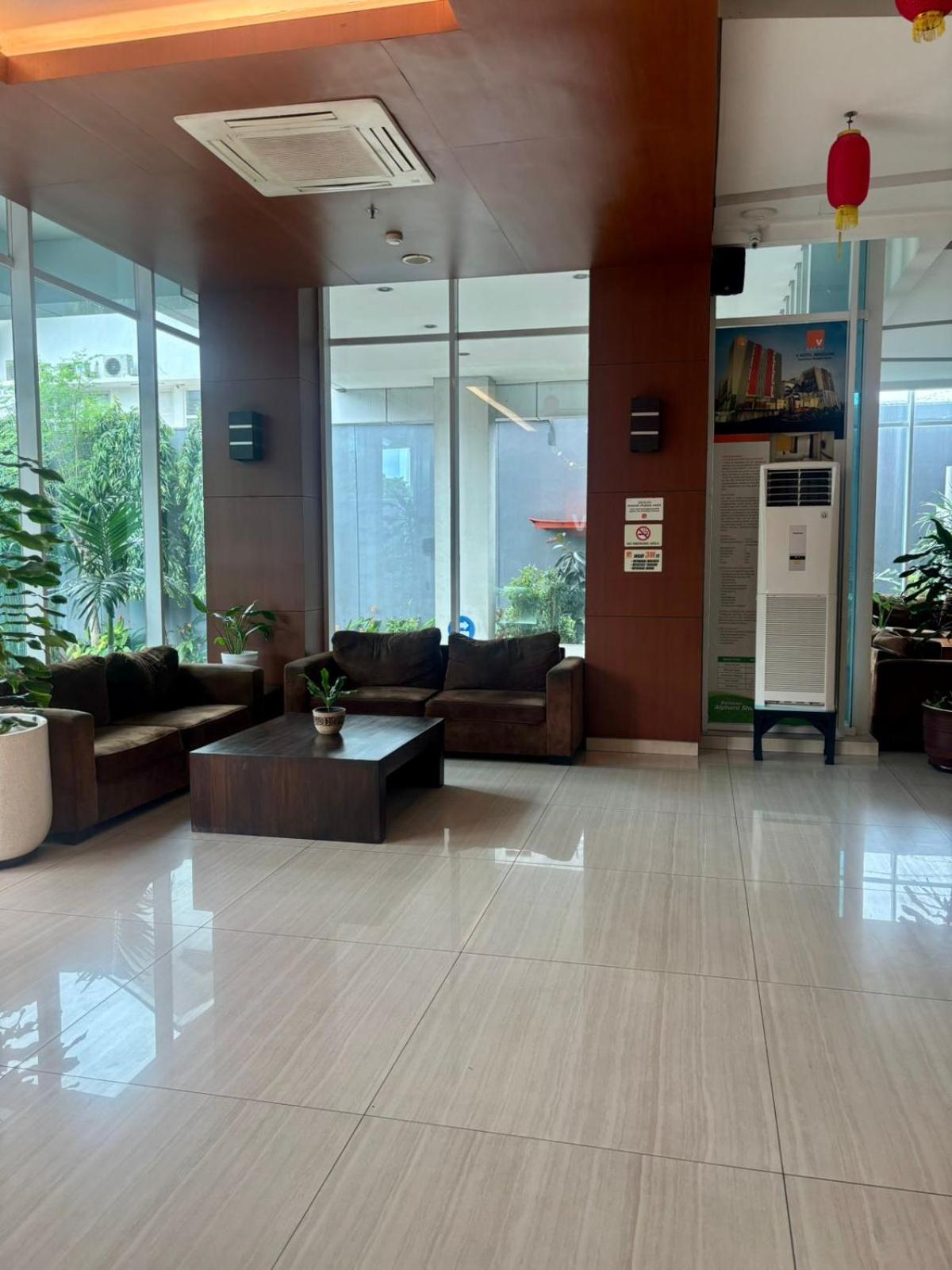 V Hotel Tebet Jakarta Exterior photo